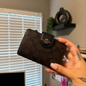 Coach Wallet in Signature Canvas